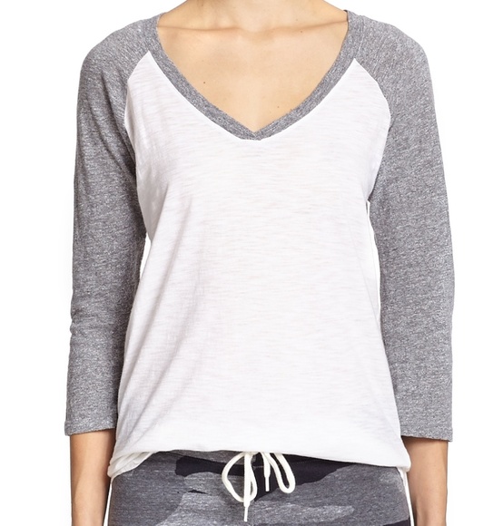 Monrow vneck raglan tshirt - Picture 1 of 7